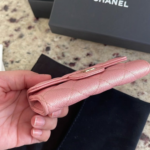 Chanel 19S Pink Iridescent O-Card Holder - Picture 9 of 9